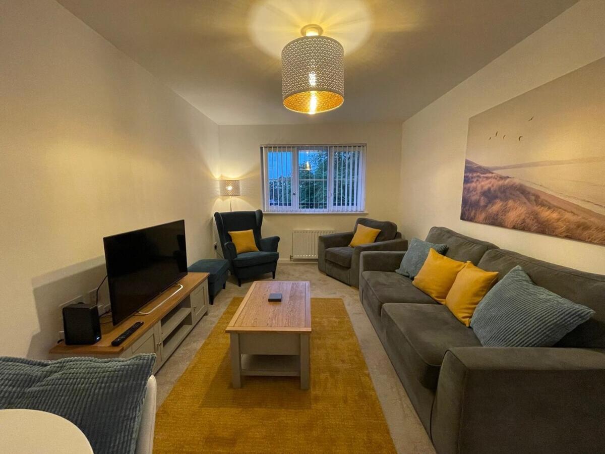 2 Bedroom Luxury Flat In Quiet Village Of Bishopton Bishopton  Dış mekan fotoğraf
