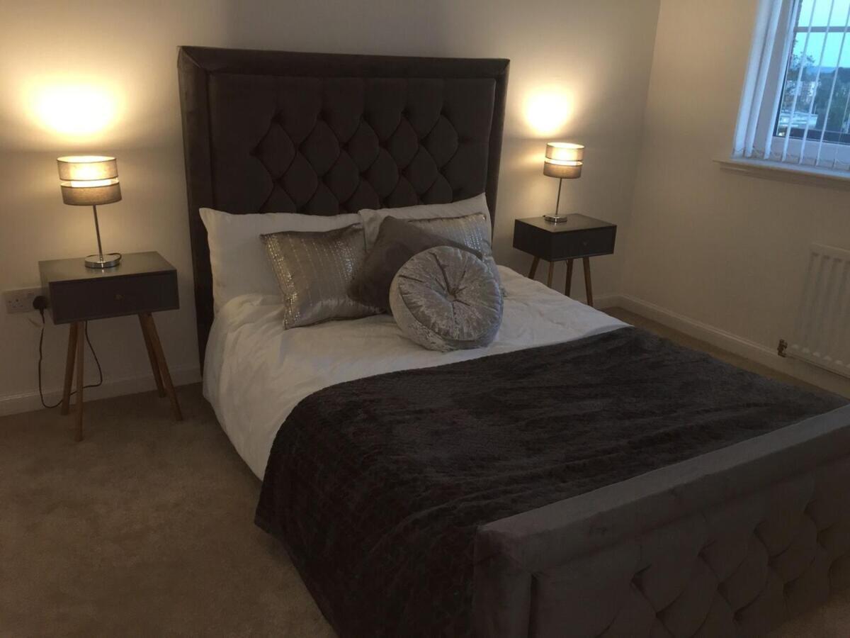 2 Bedroom Luxury Flat In Quiet Village Of Bishopton Bishopton  Dış mekan fotoğraf