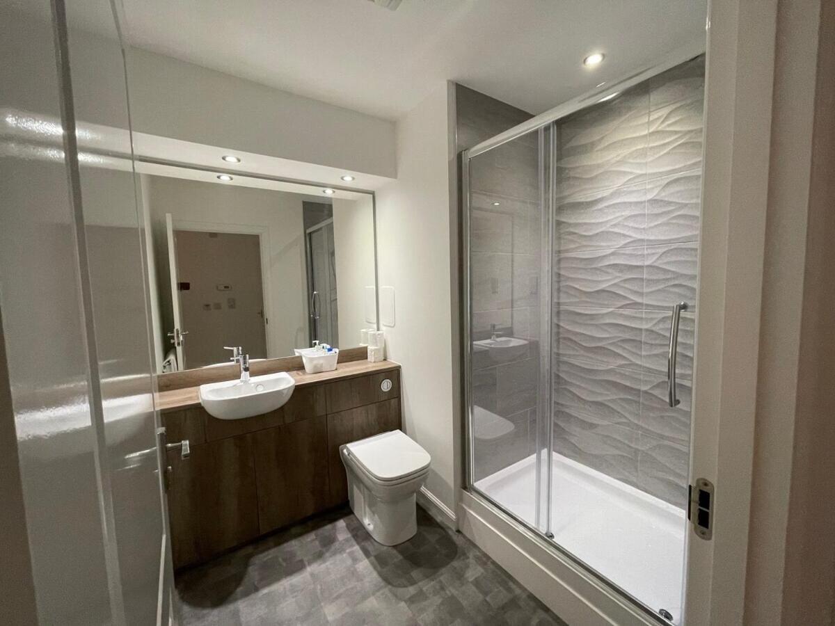 2 Bedroom Luxury Flat In Quiet Village Of Bishopton Bishopton  Dış mekan fotoğraf
