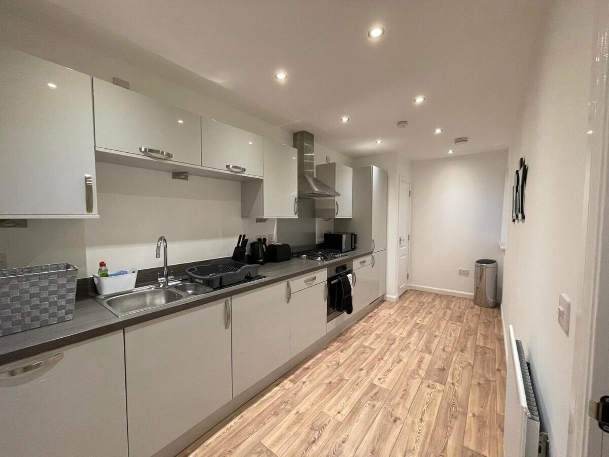 2 Bedroom Luxury Flat In Quiet Village Of Bishopton Bishopton  Dış mekan fotoğraf